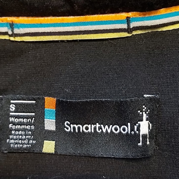 Size small smart wool hooded jacket - Picture 3 of 6